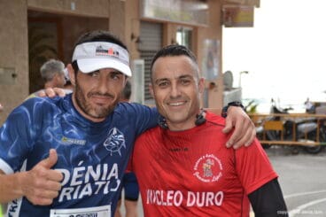 David Ribes con otro atleta