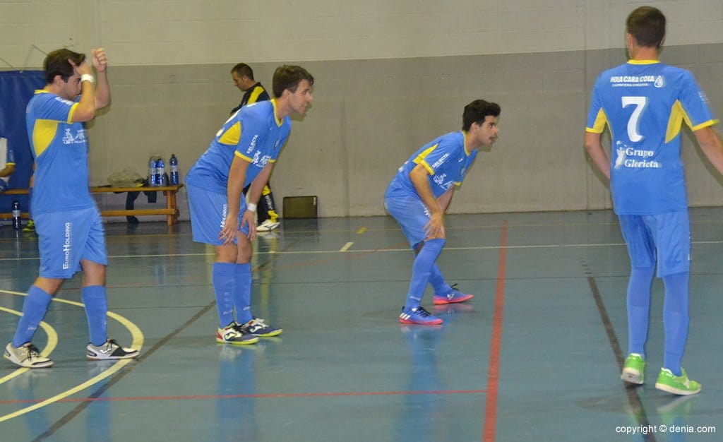 dianenses estirando antes del partido