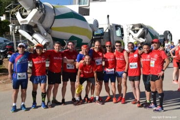 Grupo de atletas del Nucleo Duro Dénia y otros