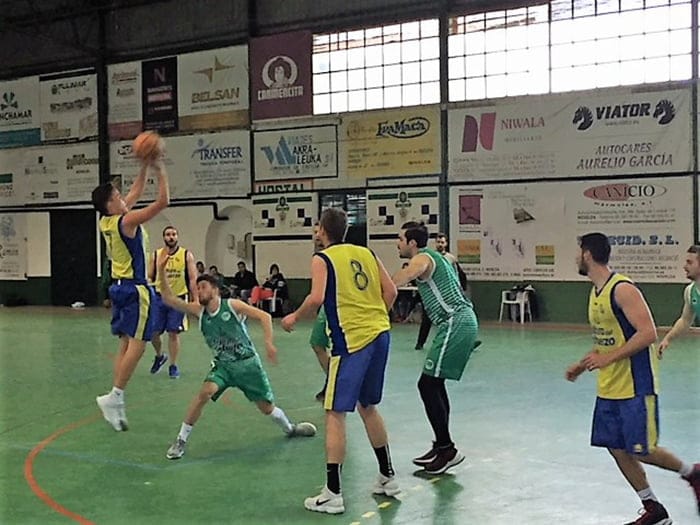 hayzam luna lanzando a canasta