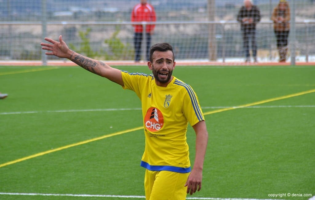 javi dando instrucciones