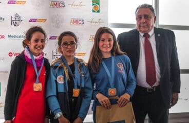 Las regatitsta del RCN Dénia con sus medallas