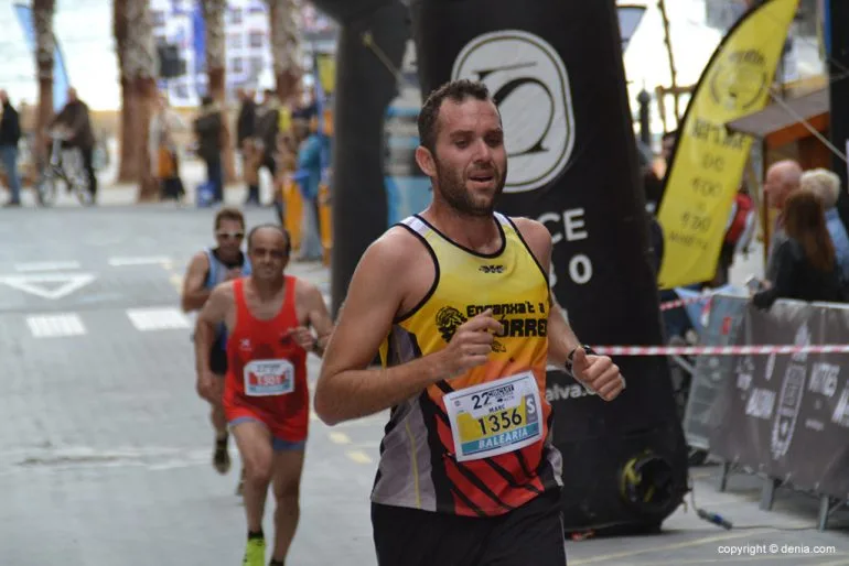 Marc Bañuls entrando en meta