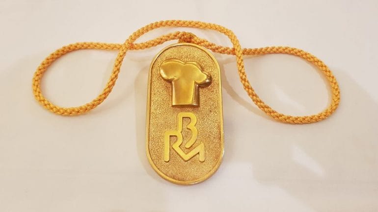 Medalla de la asociación de Restaurantes Buena Mesa al Restaurante Mena