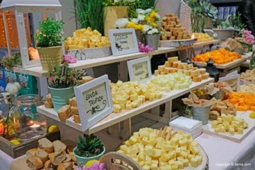 Mesa de quesos Catering Salones Carrasco