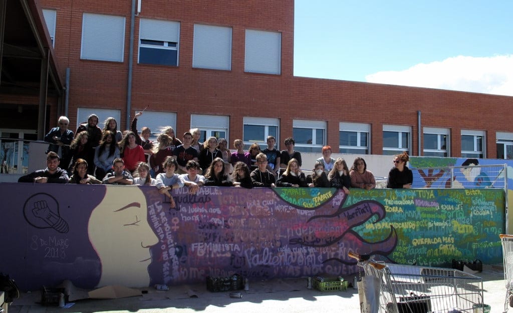 La igualdad se plasma en un mural con el arte de los alumnos del IES Historiador Chabàs 2 mural por la igualdad en el ies chabas de denia
