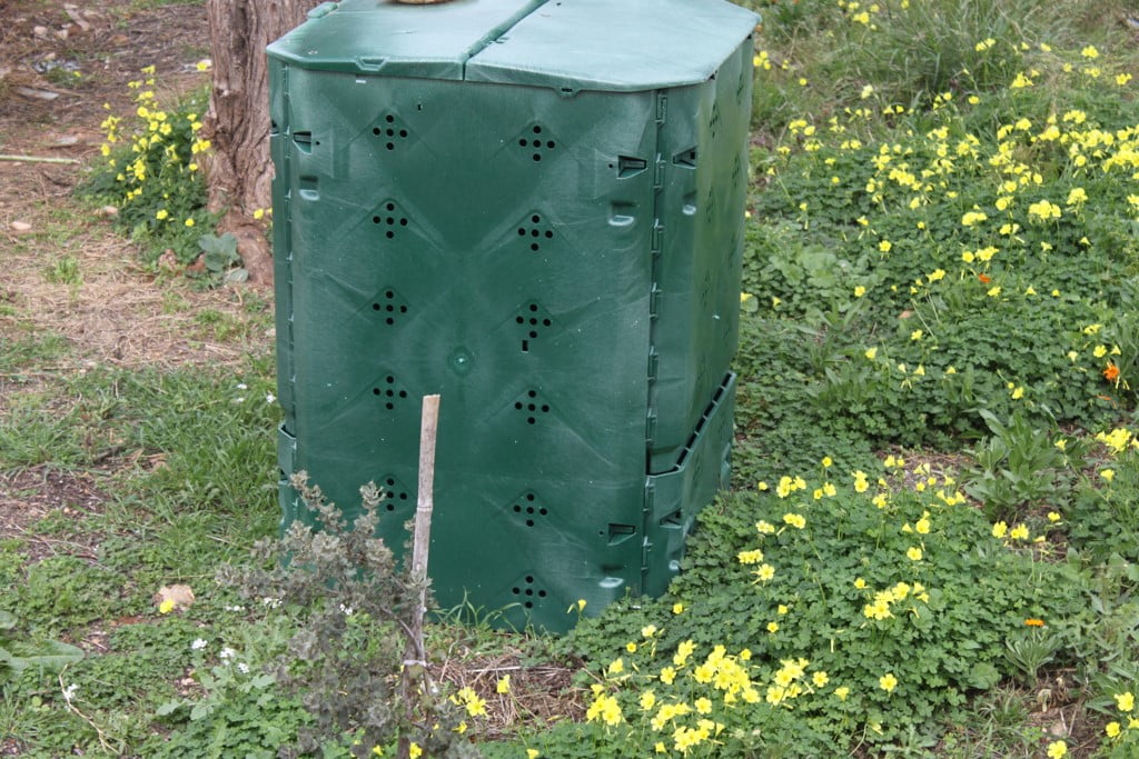 Nuevo compostador en los huertos urbanos