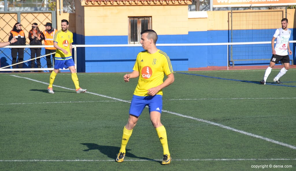 paco disputando un partido