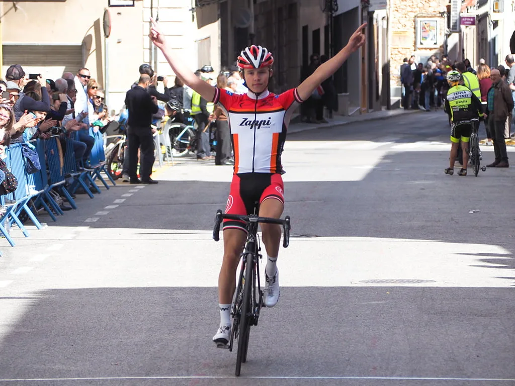 El equipo Multiesport-UCMontgó fue el vencedor de la 'Volta Ciclista a la Marina' 2 paul double ganandor en pedreguer