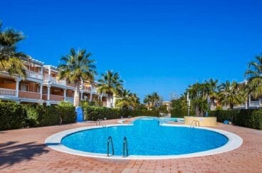 piscina comunitaria aguila rent a villa