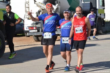 Salort y Chelet junto a un amigo