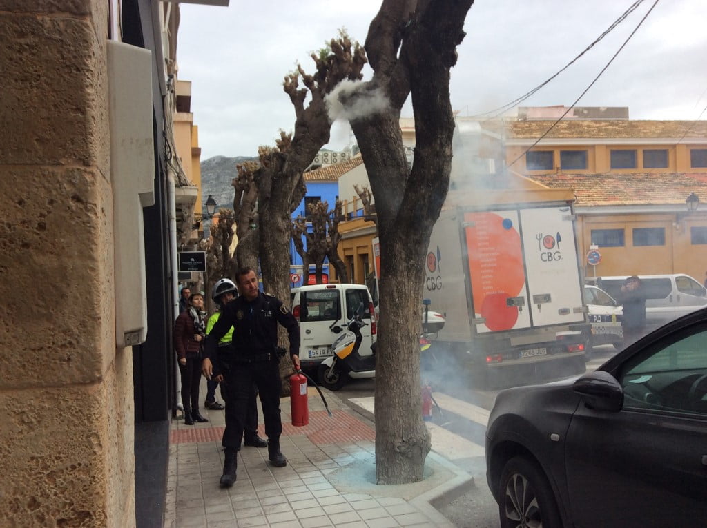 Sofocan el fuego de un árbol en Marqués de Campo