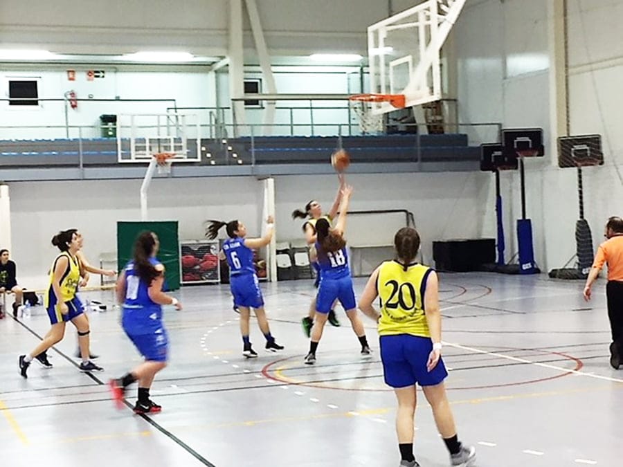 una senior dianense entrando a canasta