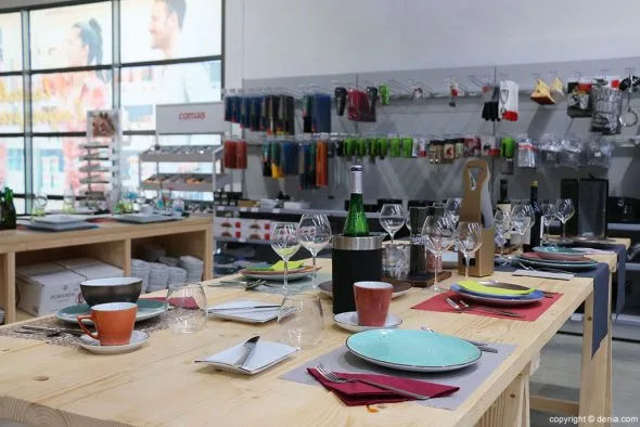 Abre en Dénia la gran superficie Puga Cash&Carry para compras de hostelería y particulares 1 vajillas puga cash carry 1