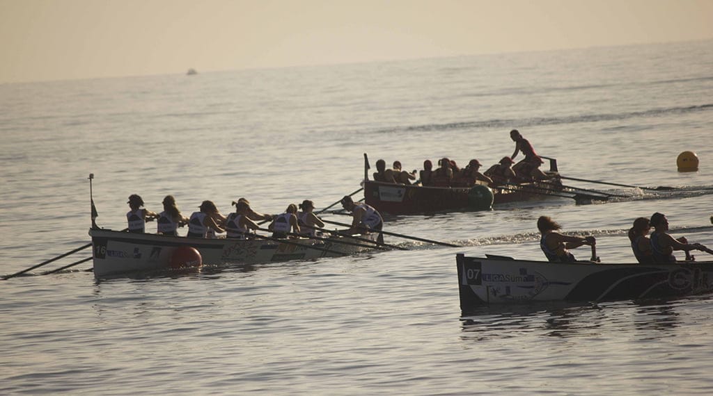 La 'VIII Regata Liga Suma-XXXI Trofeo Virgen de los Desamparados' reunirá a 700 remeros en Dénia 2 virada en una regata femenina en denia