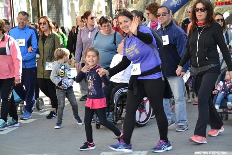 038 5º Marcha Solidaria a favor del CEE Raquel Payá - Salida de los participantes