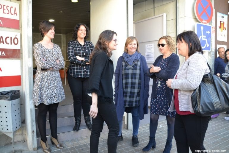 Mónica Oltra visita Dénia - Visita al edificio de Servicios Sociales
