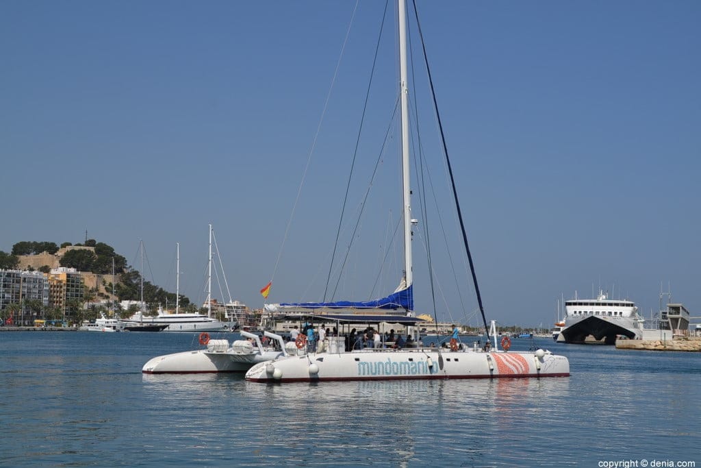 21 inauguracion xi salon nautico denia excursion en catamaran