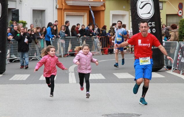 angel herrera entrando en meta