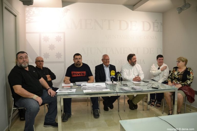 Autoridades y familiares de las víctimas del nazismo