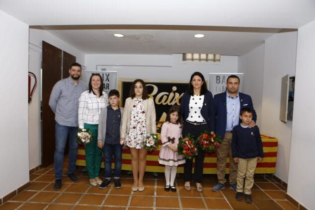 Los cargos 2018 de Baix la Mar dijeron adiós a su comisión durante la 'apuntà' de la falla 3 cargos 2018 y 2019 de baix la mar