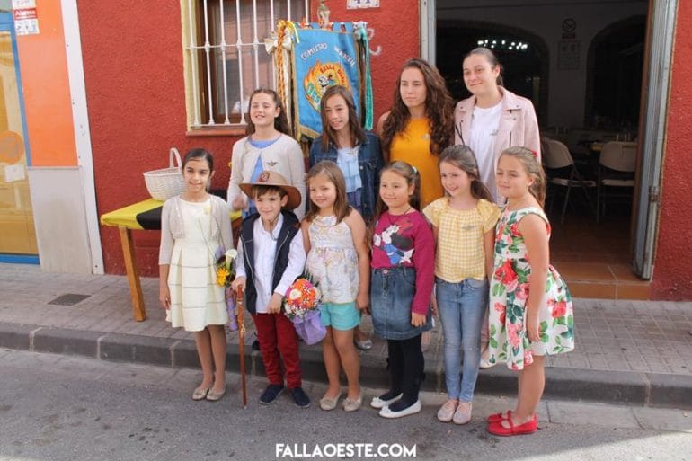 Cargos infantiles del Oeste 2019 con la fallera mayor infantil de Dénia