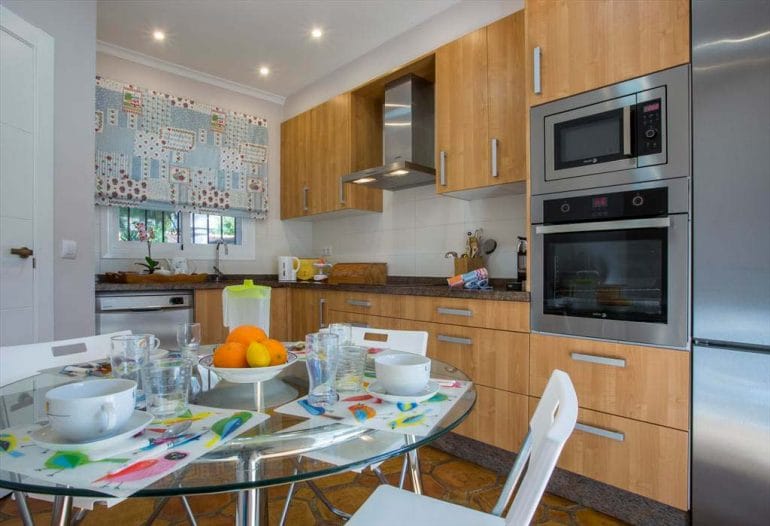 Cocina Aguila Rent a Villa