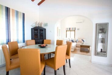 Comedor de la casa Quality Rent a Villa