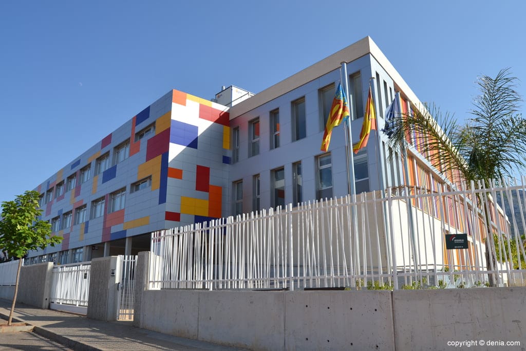 Calendario de admisión del alumnado de Formación Profesional para el curso 2018-2019 1 entrada al ies numero 3