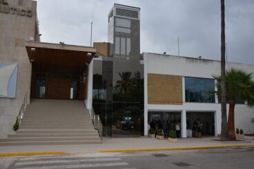 escalera del real club nautico denia