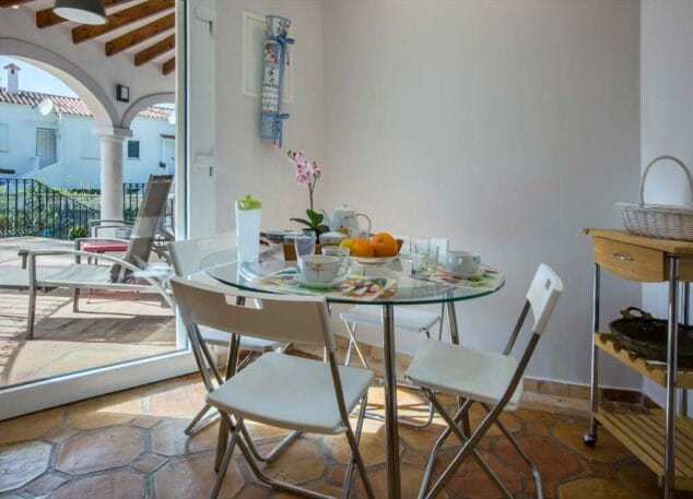 espacios luminosos aguila rent a villa