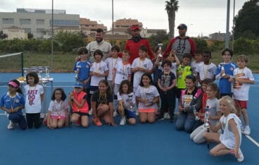 Grupo 2 chicas y chicos