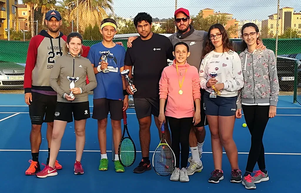 La Escuela de Tenis del Club Tenis Dénia celebró su 'Torneo Trimestral Primavera' 1 grupo 5 chicos y chicas