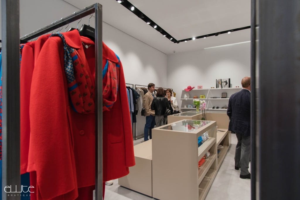 interior tienda ellite boutique denia abrigo marccain