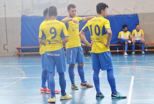 jugadores del dianense antes de un partido