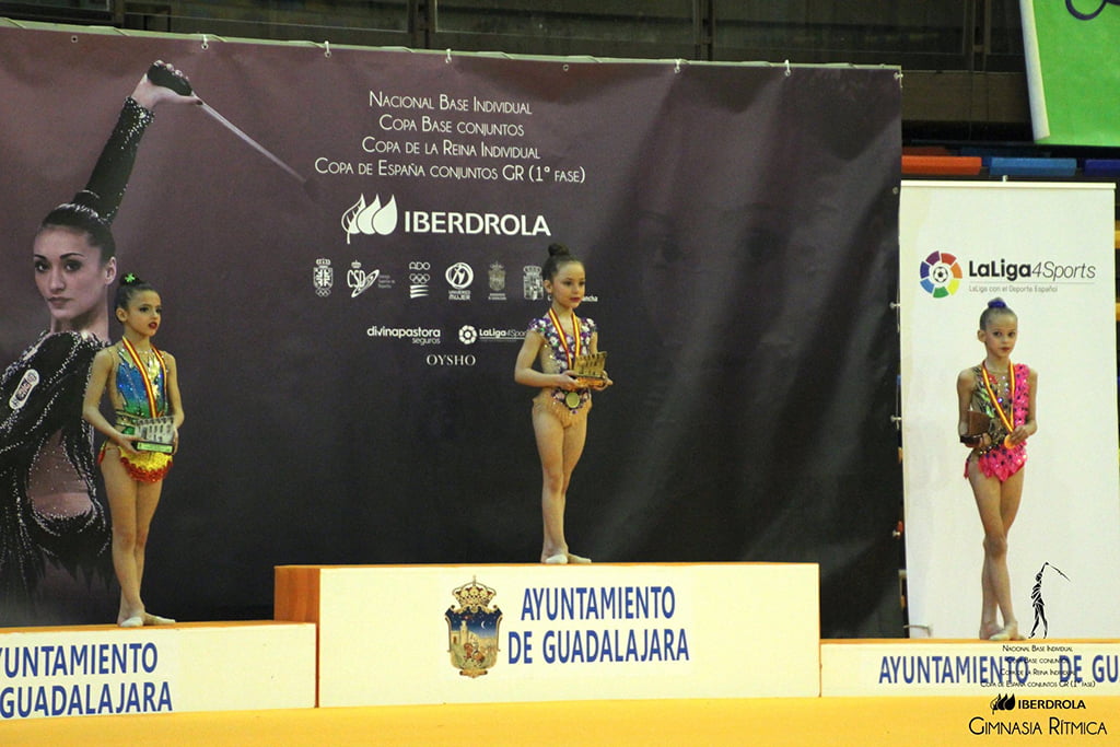 Nelli Airumian en el podio