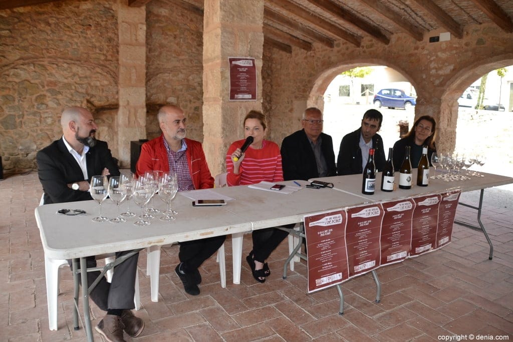 El vino rosado se convertirá en la estrella de la 'II Mostra de Vins Singulars i de Poble' 2 presentacion de la ii mostra de vins singulars i de poble en jesus pobre