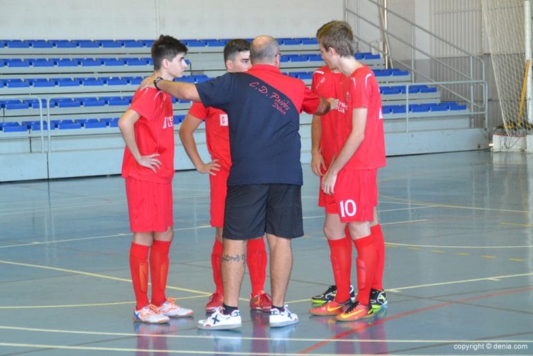 Raúl Gil con sus chicos