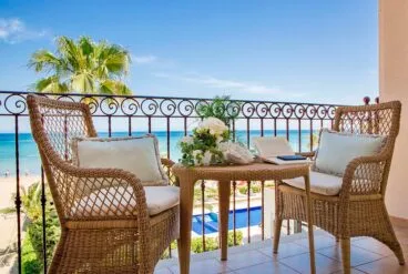 terraza con vistas al mar hotel los angeles