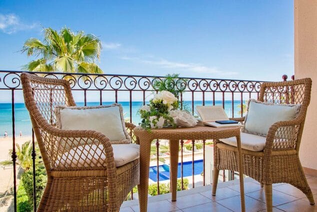 terraza con vistas al mar hotel los angeles