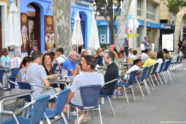 terrazas en la calle marques de campo