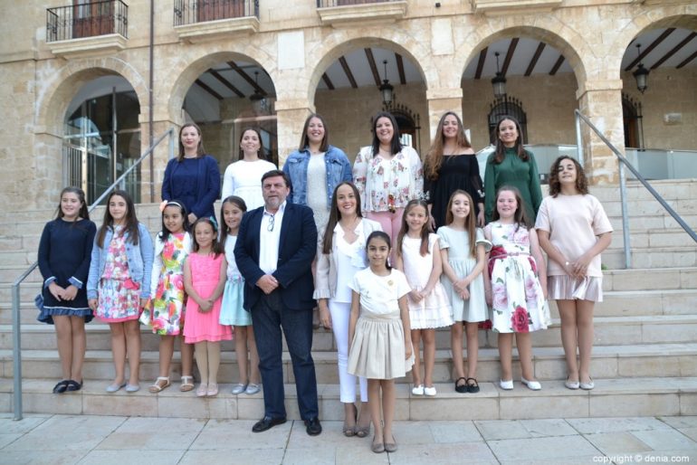 02 Candidates to falleras majors of Dénia 2019 with Melani and Carla