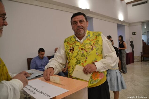 06 eleccion falleras mayores de denia 2019 votacion del presidente