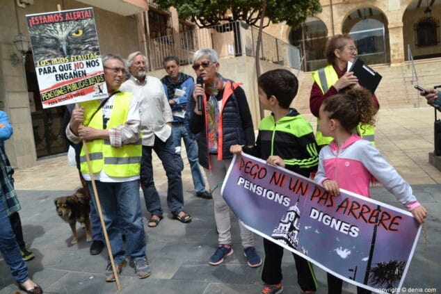 08 manifestacion iaioflautas de la marina alta en denia
