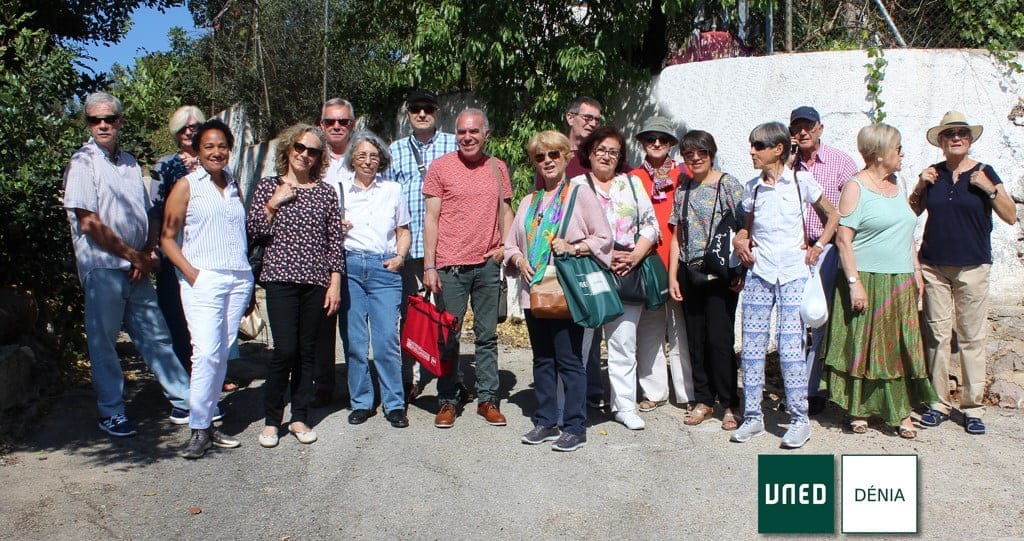 alumnos de la uned senior en la fundacion chirbes