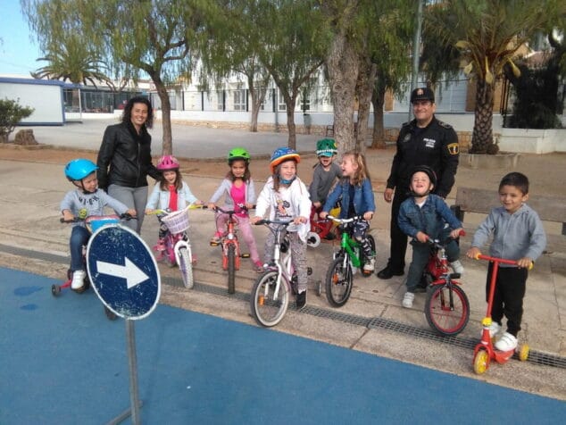 alumnos de la xara en la campana de la bicicleta