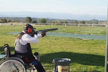 andres fernandez disparando