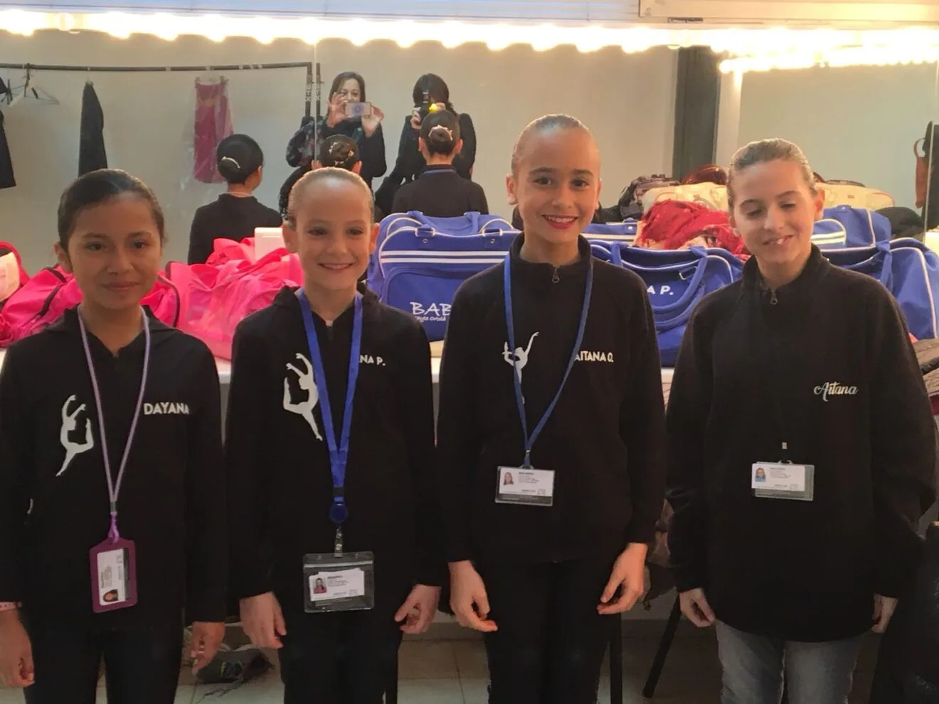 Bailarinas de Babylon en el backstage