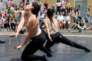 Baile en la calle con Dansant a la Marina