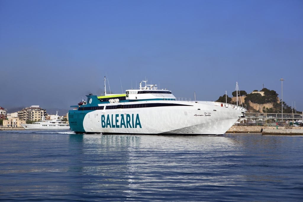 balearia propone excursiones diarias a las baleares